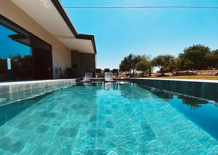 Villa Country In Algarve, 15 Min From *