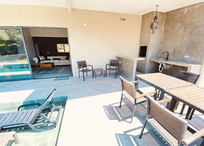 Villa Country In Algarve, 15 Min From *