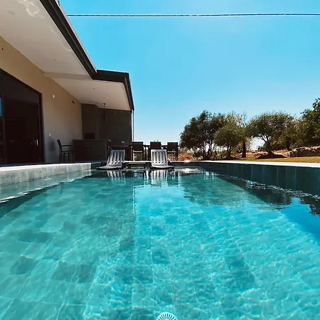 Villa Country In Algarve, 15 Min From *